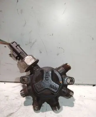 Renault Clio II Fuel distributor 9307Z507A