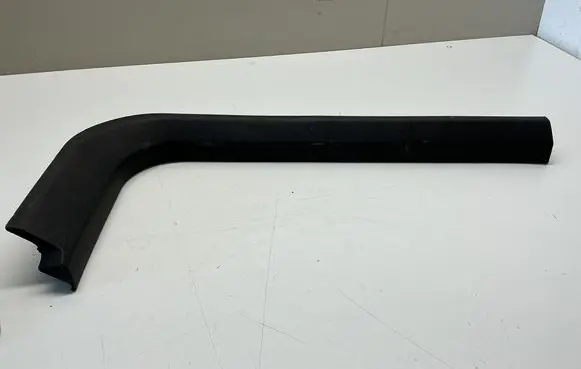 Cadillac CTS Centre console side trim front 25874353