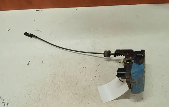 Volvo S80 Front door lock 9141701
