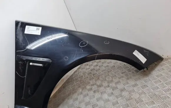 Jaguar XF Fender 