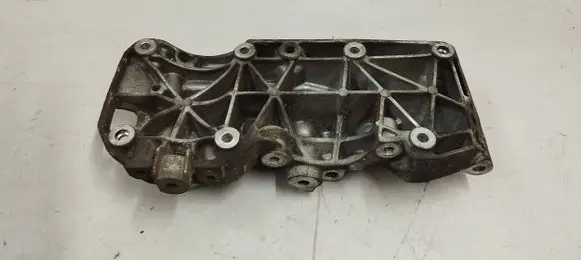 BMW 1 F20 F21 Generator/alternator bracket 8506863