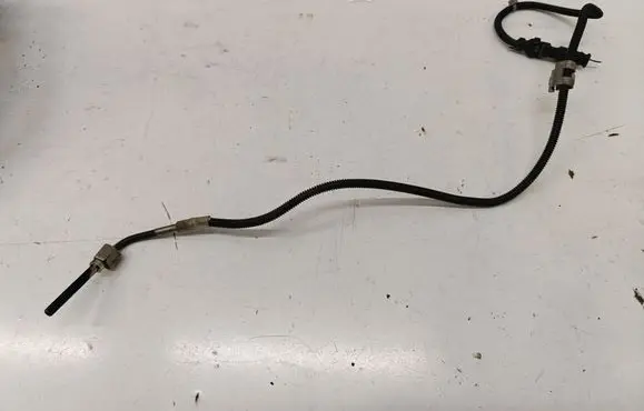 Mercedes-Benz CLA C117 X117 W117 Exhaust gas temperature sensor A0009057004