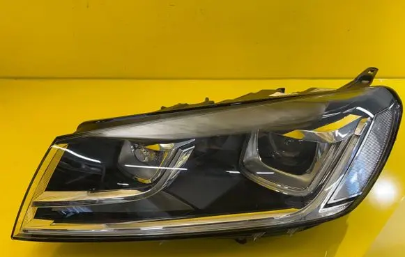 Volkswagen Touareg II Headlight/headlamp 7P1941033A