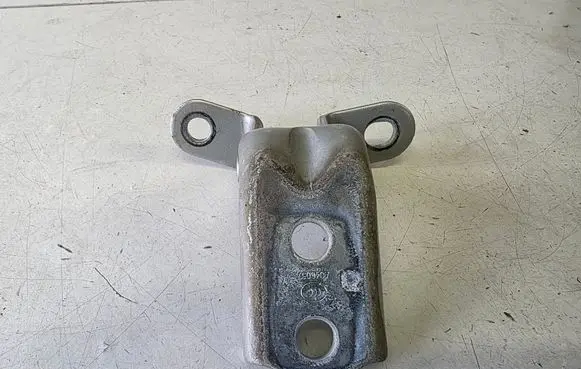 KIA Sorento Front door upper hinge 
