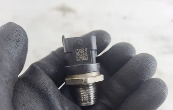 KIA Ceed Fuel pressure sensor 0281002863