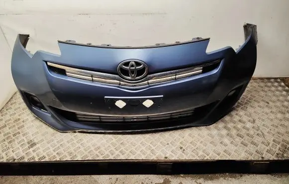 Toyota Verso-S Front bumper