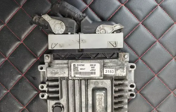 Chevrolet Orlando Engine control unit/module 25187592 28338455 96951477