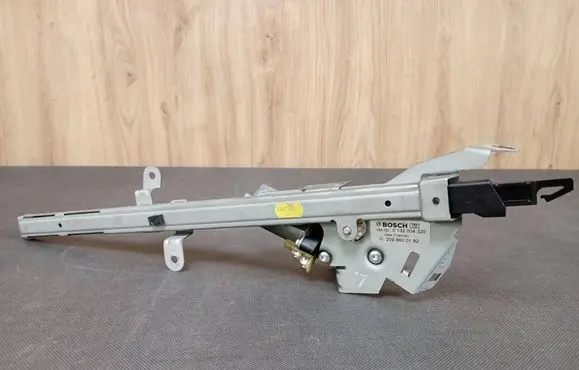 Mercedes-Benz CLK A209 C209 Seat belt adjustment motor A2098600182 2098600182