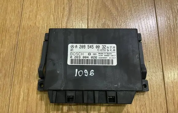 Mercedes-Benz C W203 Parking PDC control unit/module A2095450032 0263004026