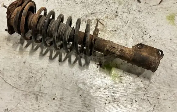 Volvo S70 V70 V70 XC Front shock absorber with coil spring 8612887 9173850