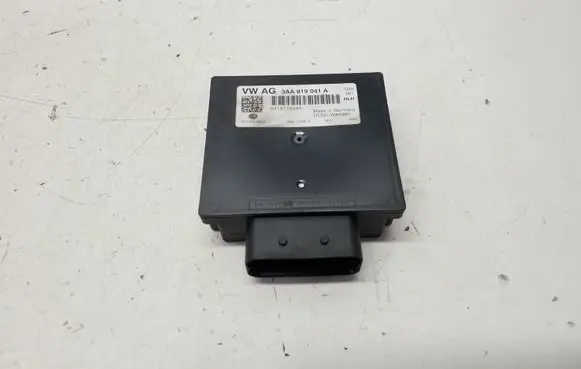 Volkswagen Tiguan Voltage converter/converter module 3AA919041A