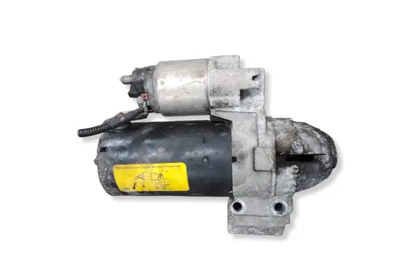 BMW 1 E82 E88 Starter motor 7823700