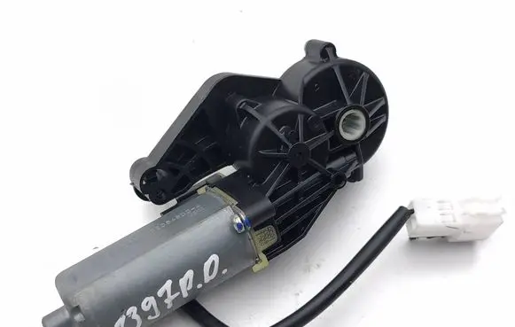 Mercedes-Benz ML W164 Seat adjustment motor 0390203207