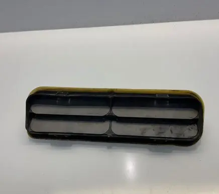 Mercedes-Benz E W212 Quarter panel pressure vent A2128300142 2128300142