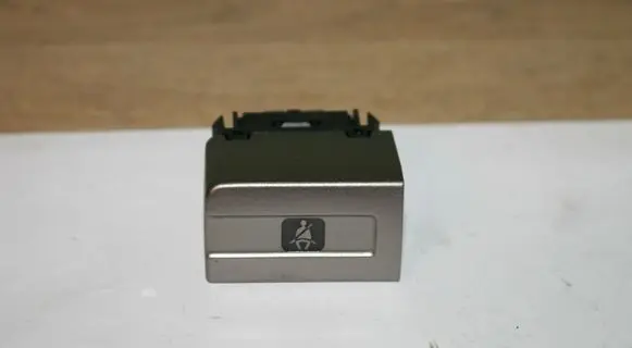 Nissan X-Trail T30 Seat belt warning relay 