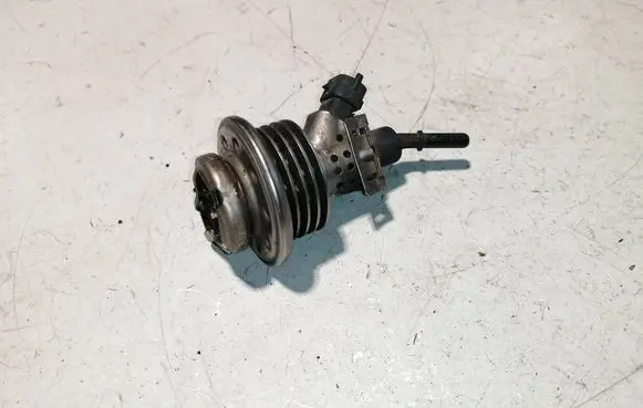 Mercedes-Benz E W212 AdBlue injector 04440210331 28131623
