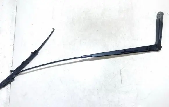 Ford Focus Front wiper blade arm xs4117526bc
