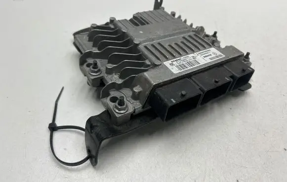 Renault Scenic II - Grand scenic II Engine control unit/module S122326111A 8200766462 8200592611