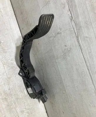Opel Crossland X Accelerator throttle pedal 3637657