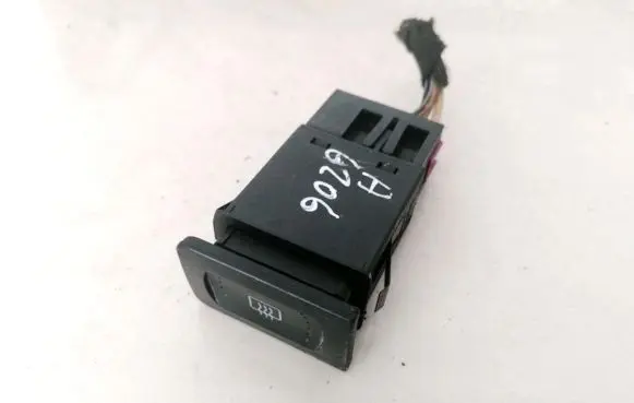 Volkswagen Golf IV Windscreen/window heater switch 1J0959621C