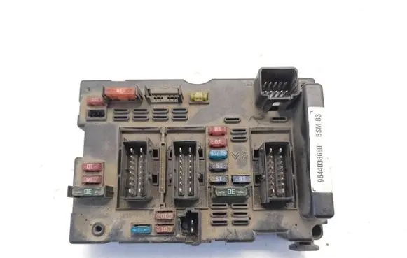 Citroen Xsara Picasso Fuse module 9644038680 BSMB3