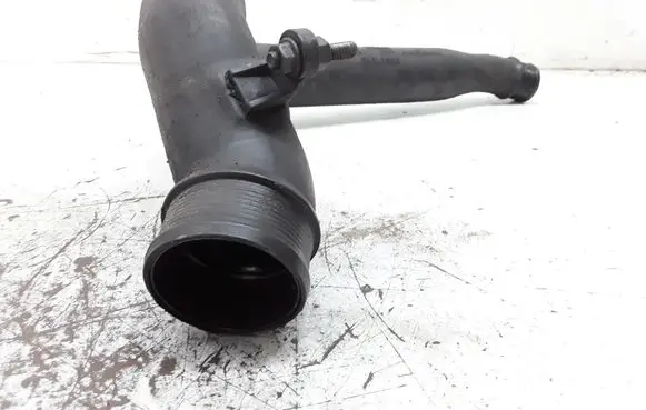 Volvo XC70 Intercooler hose/pipe 30647918