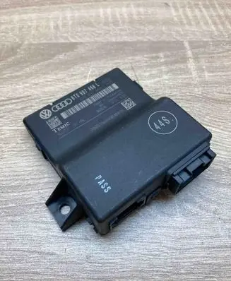 Audi Q5 SQ5 8R Gateway control module 8T0907468L