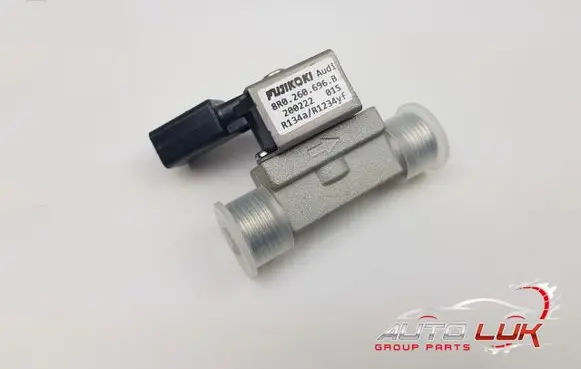Audi Q3 F3 Air conditioning (A/C) expansion valve 8R0260696B