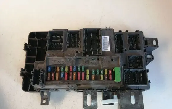 Ford Mustang VI Fuse module FR3T15604BH FR3T15604