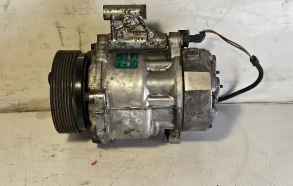 Volkswagen Transporter - Caravelle T4 Air conditioning (A/C) compressor (pump) 7D0820805J