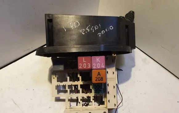 Volvo S70 V70 V70 XC Fuse box set 9162163 6849814