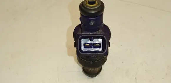 Audi A6 S6 C5 4B Fuel injector 078133551L