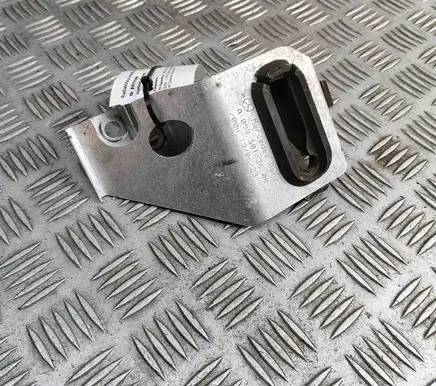 Mercedes-Benz EQE v295 Radiator support slam panel bracket A0995013600