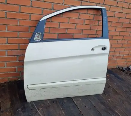 Mercedes-Benz B W245 Front door
