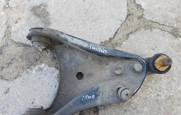 Renault Twingo II Front control arm