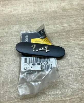 Renault Megane I Fender model badge letters 7700843531