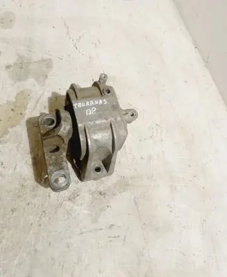 Volkswagen Touran I Engine mount bracket 1K0199262