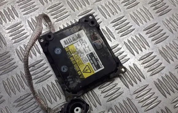 Toyota Avensis T250 Xenon control unit/module 85967-24010