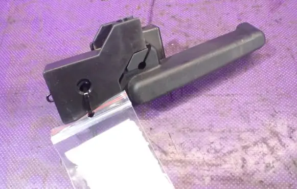 Opel Astra J Engine bonnet (hood) release handle