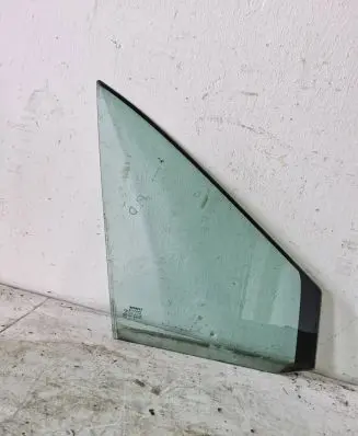Renault Scenic II - Grand scenic II Front door vent window glass four-door 43R00049 DOT24AS2M25