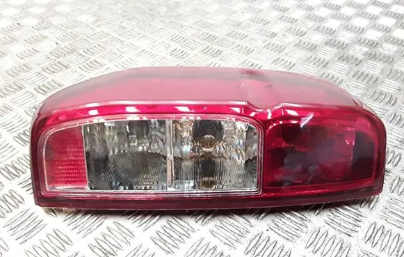 Nissan Navara Rear/tail lights 0821519k6lb