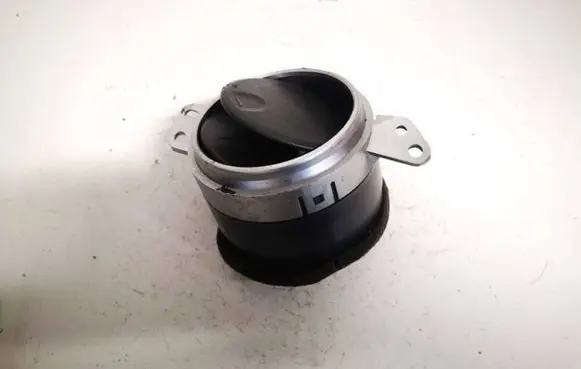 Mitsubishi Outlander Dash center air vent grill
