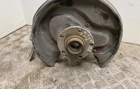 Audi A4 S4 B7 8E 8H Rear wheel hub