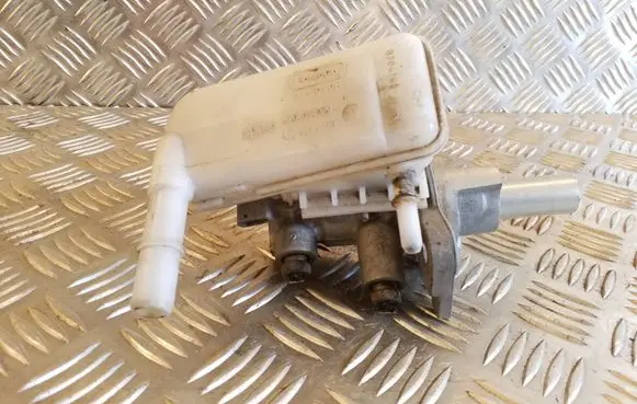 Ford B-MAX Master brake cylinder Y24653 0204054029