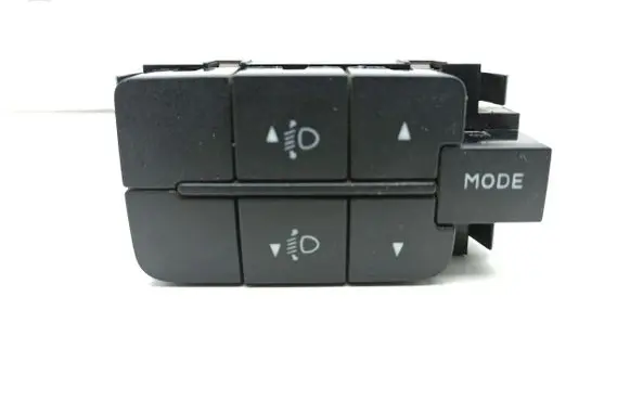 Iveco Daily 35.8 - 9 Headlight level height control switch B569