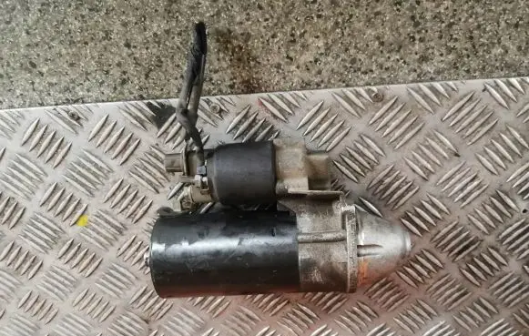 Mercedes-Benz Vaneo W414 Starter motor 0051511601