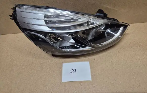 Renault Clio IV Headlight/headlamp 260102796R