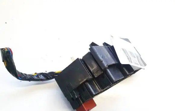 Subaru Legacy Fuse box set r61101200b