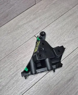Volvo XC60 Front bumper mounting bracket 31323759
