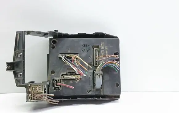 Renault Scenic I Fuse module 7703297929 S108502300